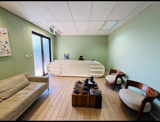 210M² OFFICE FOR SALE IN FOURWAYS GARDENS